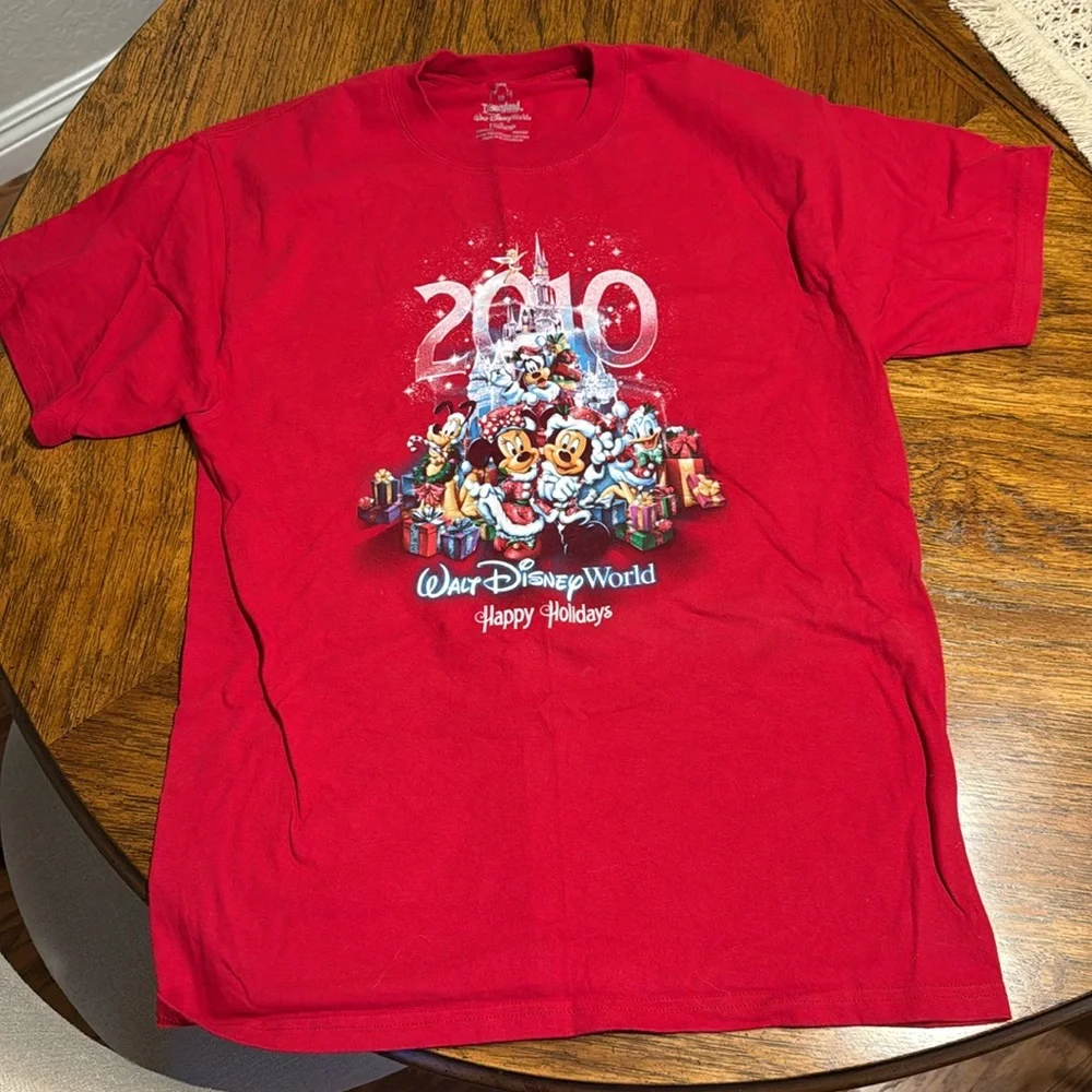 Disneyworld Holiday Red T-Shirt vintage